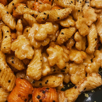 購入 元のおいしい日本の揚げられていたクラッカーは日本の軽食のクラッカーを焼いた online manufacture