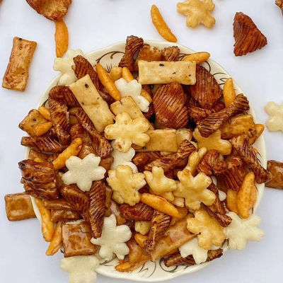 購入 中東国の混合された米のクラッカーのための熱い塩味の米のクラッカーの軽食 online manufacture