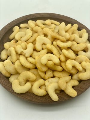 購入 OEMの買い手は,健康的なスナックのためにプレミアム穀物で作られた美味しい脆い米スナックが大好きです. online manufacture