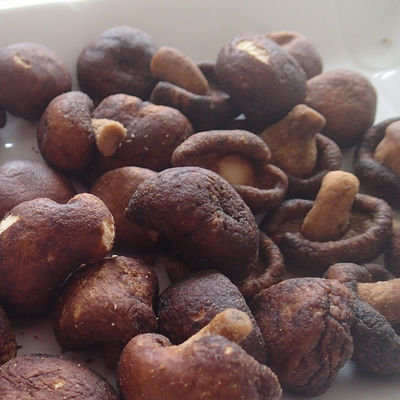 良い値段 柔らかい質はフルーツ野菜を乾燥したモルトのシロップの真空がきのこを揚げた オンライン